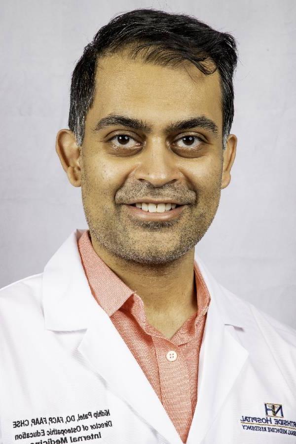 Dr. Nidhip帕特尔